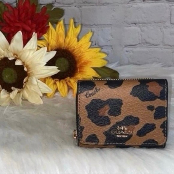 Coach LEOPARD Print Trifold Wallet - Picture 1 of 4